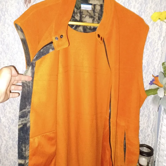 Columbia Men's XXL Orange/Camo Fleece Zip up Vest - Picture 8 of 9